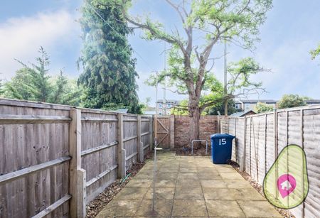 4 bed terraced house to rent in Lyndworth Mews, Headington, Oxford, OX3 - Photo 3