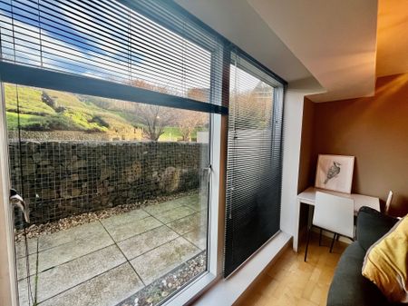 The Avenue, Leeds - Photo 3