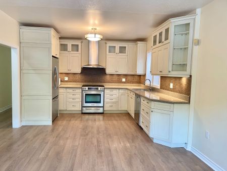 For Lease - 169 Carlaw Avenue, Toronto, Ontario - Photo 2