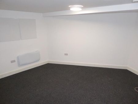 Ashton Road, Harehills, LS8 - Leeds - Photo 4