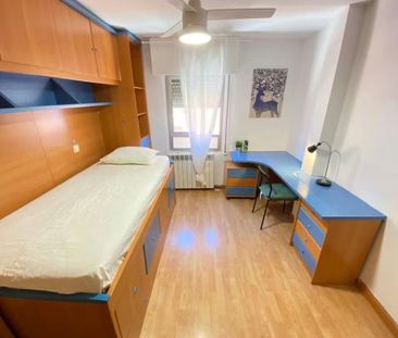 Calle de Graena, Madrid, Community of Madrid 28041 - Photo 6