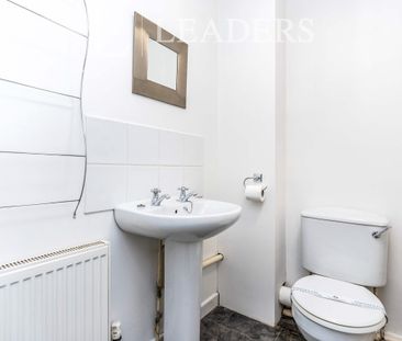 2 bedroom house to rent Woodstock Close, Hedge End, Southampton, SO30 - Photo 2