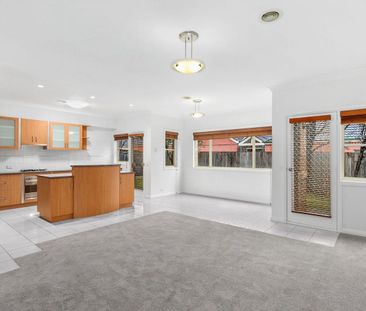 Lovely & Spacious Townhouse - Photo 1