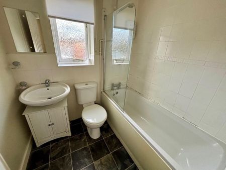 2 bedroom semi-detached house to rent - Photo 5