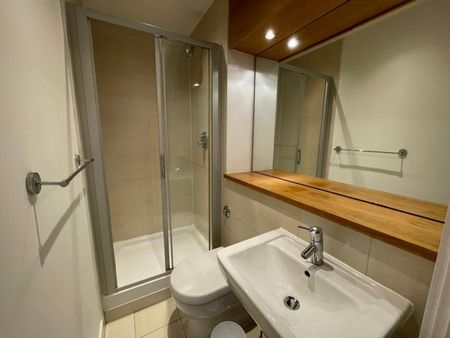 2 bedroom Flat To Let - Photo 4