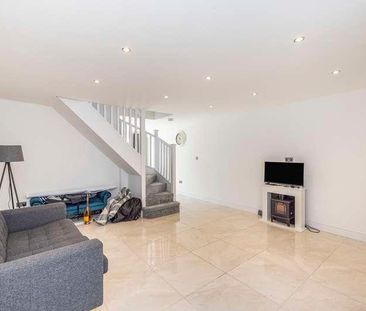 Athena Place, The Drive, Northwood, HA6 - Photo 3