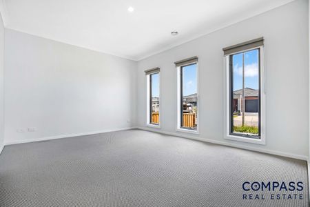 14 Gold Dust Rd, Beveridge VIC 3753 - House For Rent | Domain - Photo 5