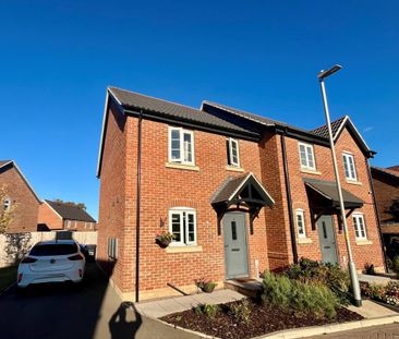 2 bedroom terraced house to rent - Photo 2