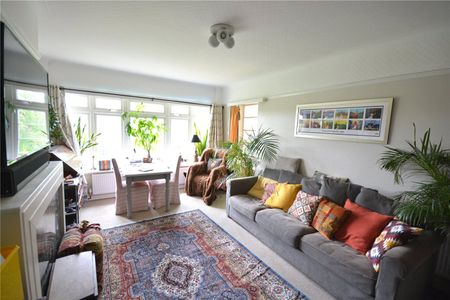 Christchurch Place, Christchurch Mount, Epsom, Surrey, KT19 8RS - Photo 2