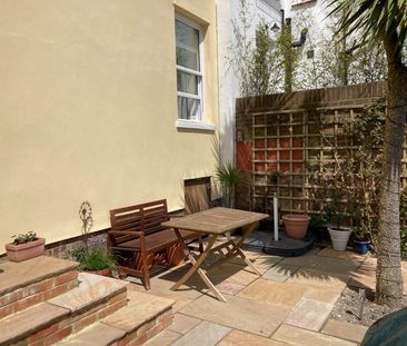 1 Bed Flat, Roundhill Crescent, BN2 - Photo 3