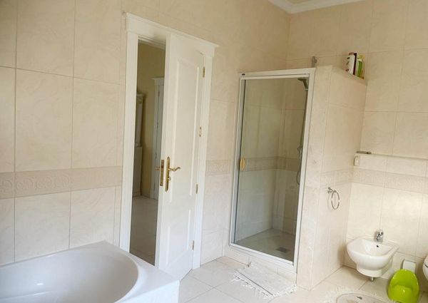 FOR RENT: SPACIOUS AND ELEGANT VILLA IN MORAIRA with 4 bedrooms for LONG TERM