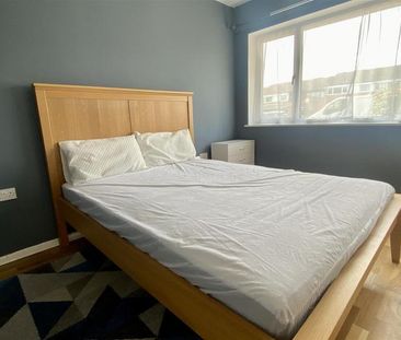 2 bedroom semi-detached bungalow to rent - Photo 3