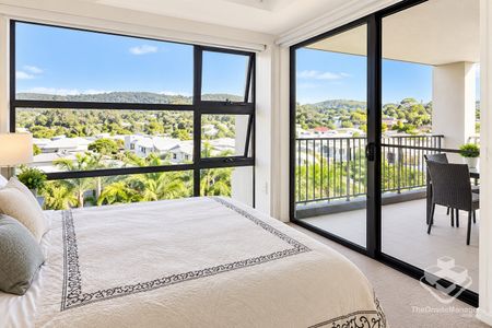 FULLY FURNISHED 2 BEDROOM APARTMENT - 100M TO WESTFIELD - Photo 3