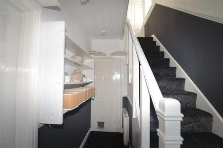 Fenwick Drive, Bradford, BD6 - Photo 4