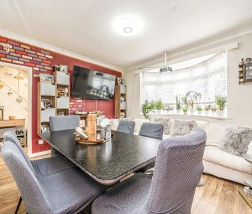 4 bedroom detached house to rent - Photo 1