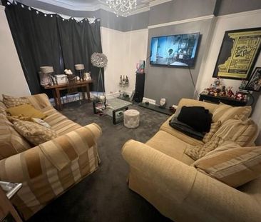 5 bedroom semi-detached house to rent - Photo 3