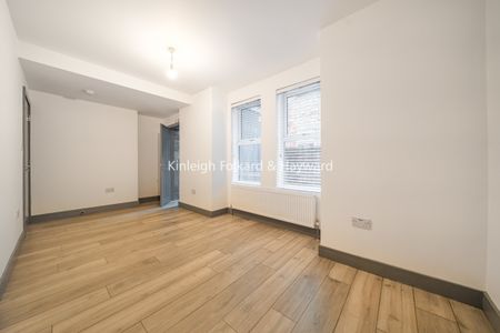 Garratt Terrace, London, SW17 - Photo 3