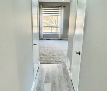 For Lease - 16 Franklin Court, Brampton, Ontario - Photo 2