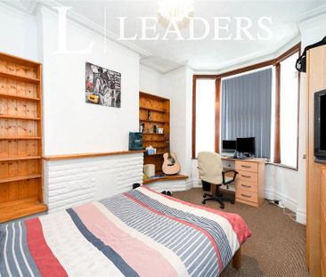 4 bedroom terraced house to rent - Photo 3