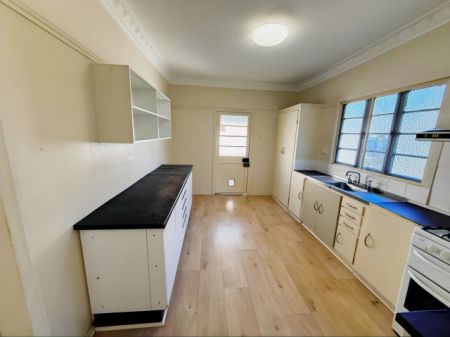 4 bed 1 bath - Photo 5