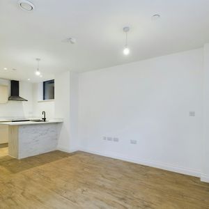 Apartment to rent on - Photo 2