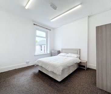 4 bedroom apartment to rent - Photo 2