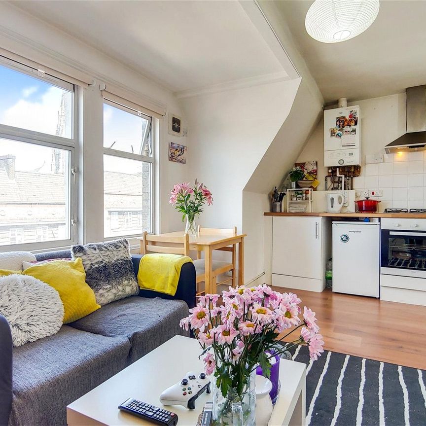 Streatham High Road, Streatham, SW16, London - Photo 1