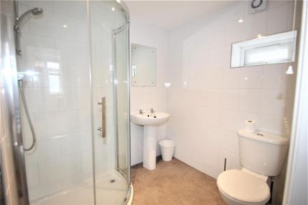 4 bedroom terraced house to rent - Photo 2