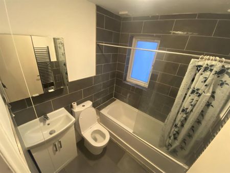 2 bedroom maisonette to rent - Photo 4