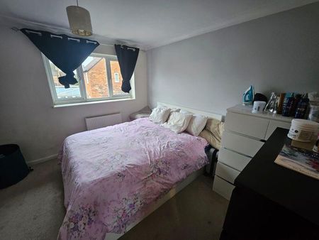 2 bedroom end of terrace house to rent - Photo 3