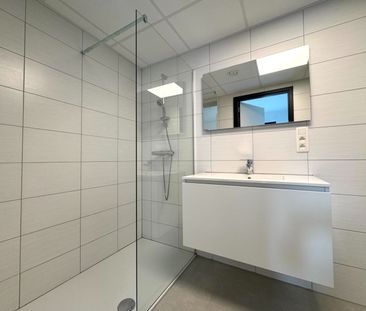 Modern 1-slaapkamerappartement met staanplaats te huur in Maasmechelen - Photo 1