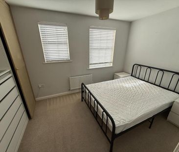 2 bedroom end of terrace house to rent - Photo 3