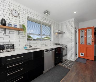 3 Bed 1 bath family home - Photo 6