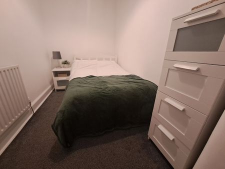 2 Bed Flat, Maryfield, EH7 - Photo 5
