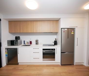 AVAILABLE 1st January 2027 - fully furnished apartment - Photo 5