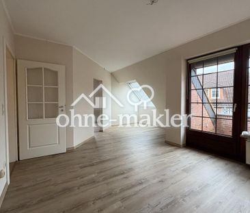 SCHÖNE DACHGESCHOSSWOHNUNG MITTEN IN HANSTEDT - Photo 1