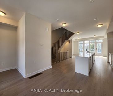 For Lease - 104 Credit Lane, Richmond Hill, Ontario - Photo 5