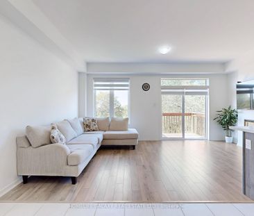 For Lease - 733 Heathrow Path, Oshawa, Ontario - Photo 3