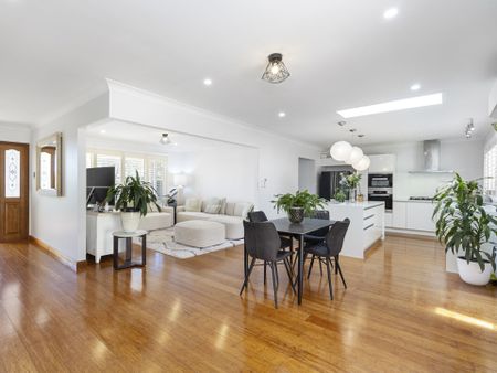 Freshly Renovated Four Bedroom Home With Study And Solar - Photo 5