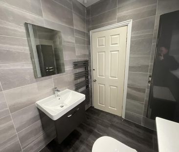 2 bedroom end of terrace house to rent - Photo 1