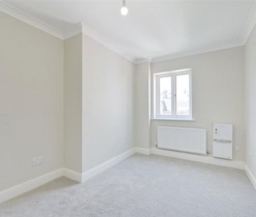 4 bedroom terraced house to rent - Photo 1