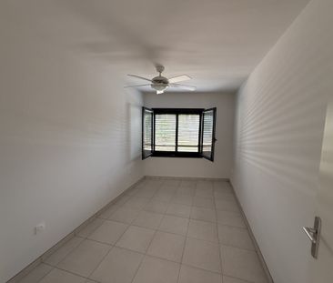 Location Appartement 3 pièces 68m² ST DENIS 97490 - Photo 1