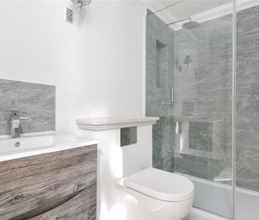 2 bedroom mews to rent - Photo 5