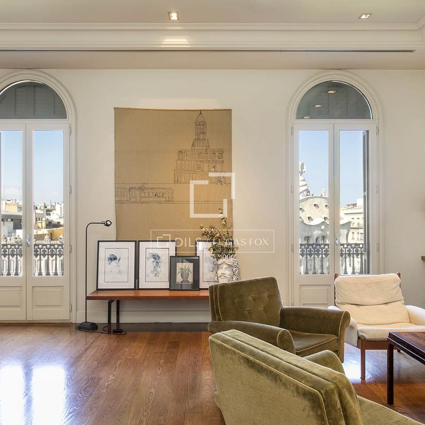 Exclusive apartment with views of La Pedrera for rent on Passeig de Gracia - Photo 1