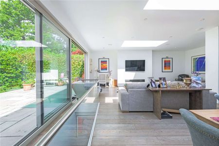 Spectacular detached family home in the heart of Wandsworth - Photo 5