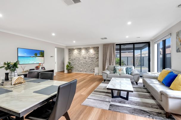 Modern Family Living in The Avenue Estate - Photo 1