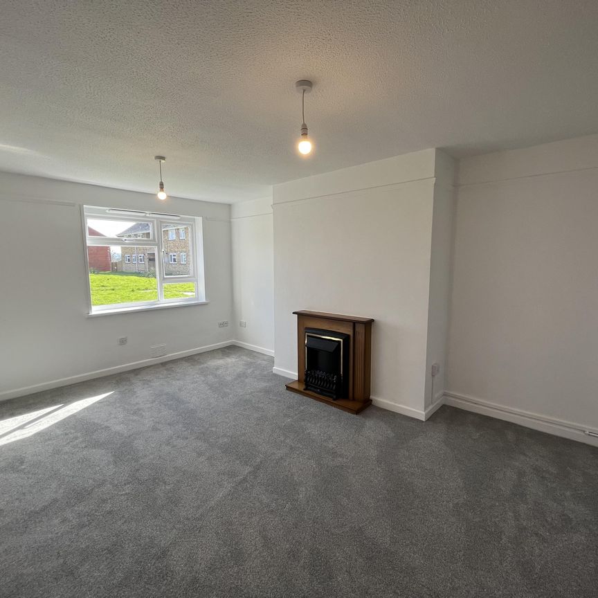 Taranto Hill, Yeovil, Ilchester - Photo 1