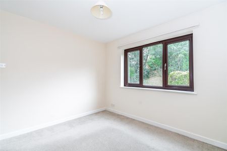 Bassetsbury Lane, High Wycombe - Photo 4