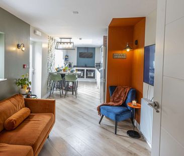 UK Award Winning, exceptionally high standard, design-led, immacula... - Photo 6