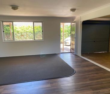 Spacious & Modern Unit in Convenient Glenvale Location - Photo 2